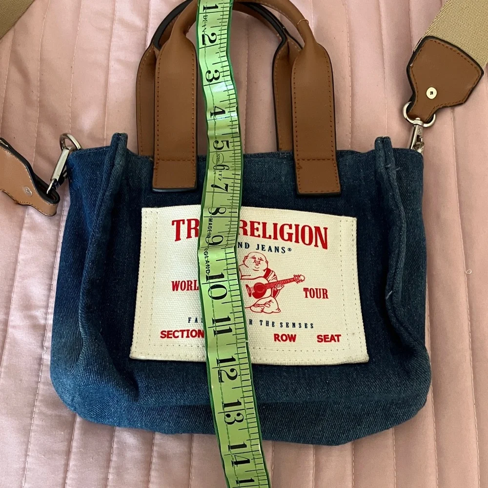 True Religion Logo Patch Denim Crossbody Bag Tote w pocket VGUC fall bag